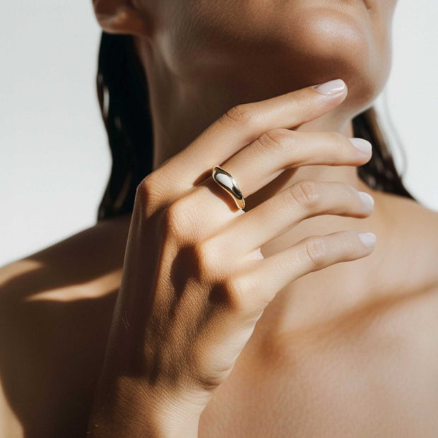 Wear confidence. Wear sparkle.
Perfect ring for every style & every moment.